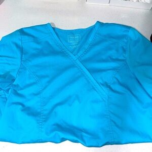 NWOT Cherokee Workwear Revolution Scrub Top